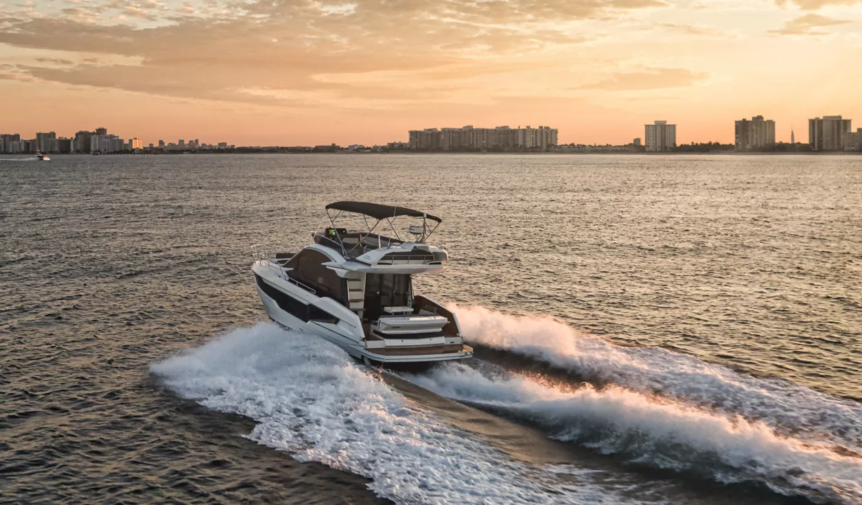 Моторная яхта Galeon 400 FLY - фото 2