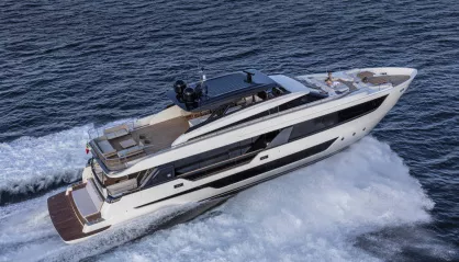 Ferretti 1000