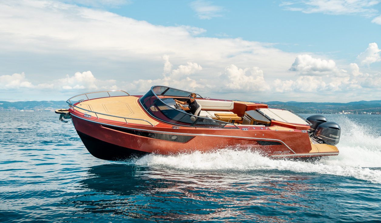 Катер Alfastreet Marine 32 Cabin Outboard - фото 1