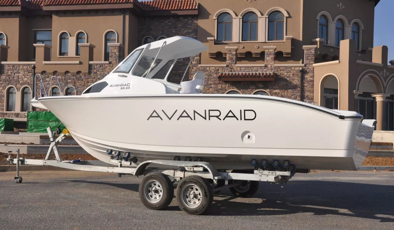Катер AVANRAID BR23 - фото 2