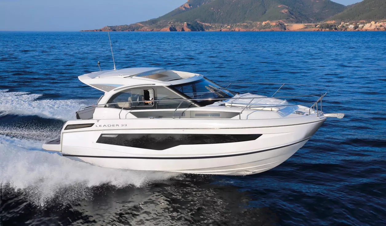 Моторная яхта Jeanneau Leader 33 - фото 2