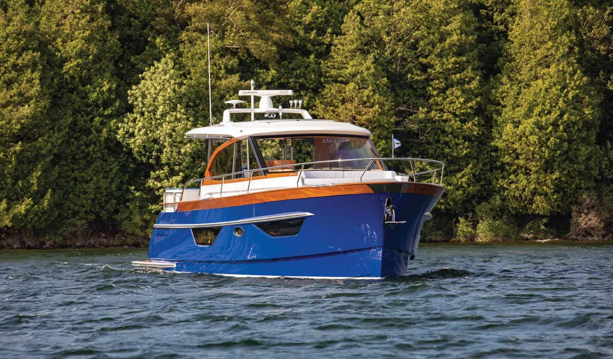 Моторная яхта  Burger 48 Cruiser - фото 1