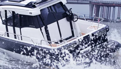 Arctic Boats Commuter 25