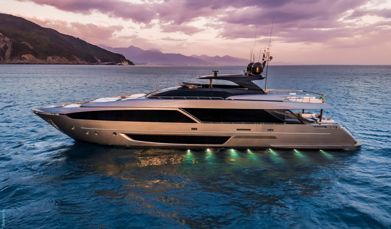 Моторная яхта Riva 110' Dolce Vita - фото 1