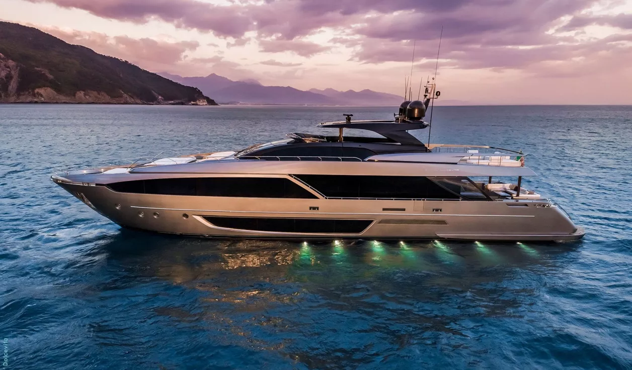 Моторная яхта Riva 110' Dolce Vita - фото 1