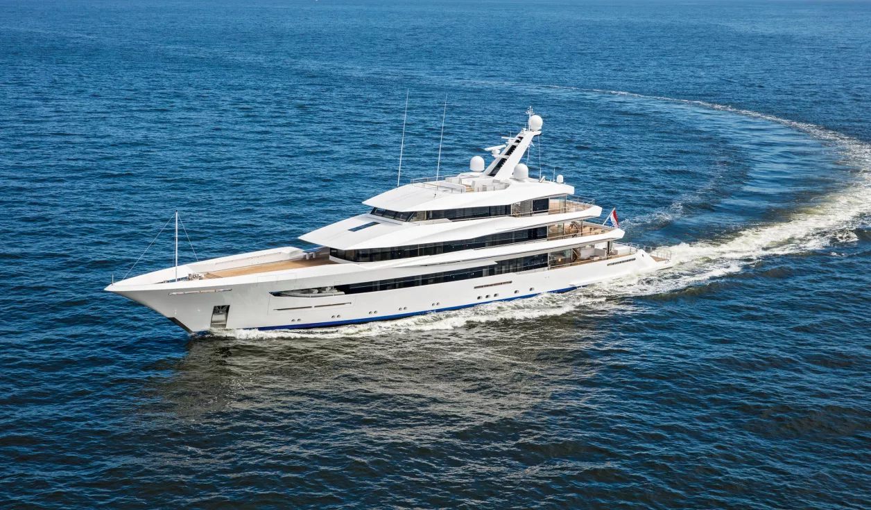 Моторная яхта Feadship Joy - фото 1