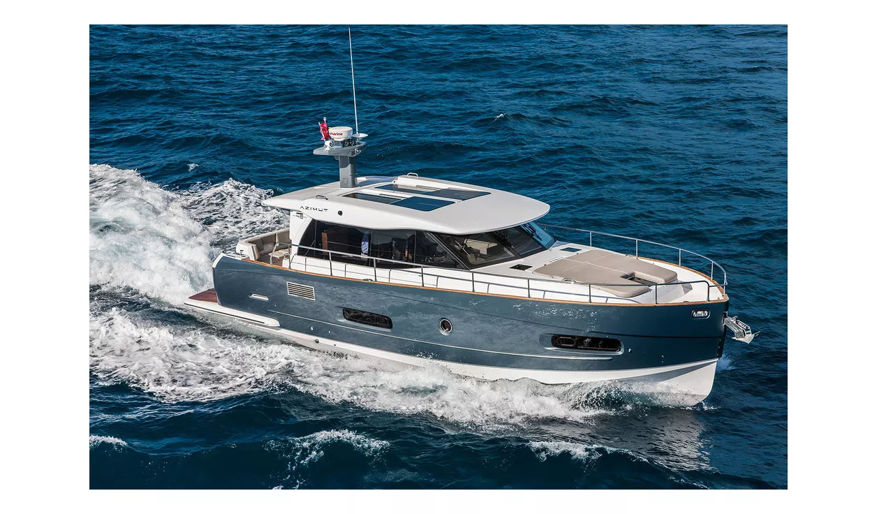 Моторная яхта Azimut Magellano 43 HT - фото 1