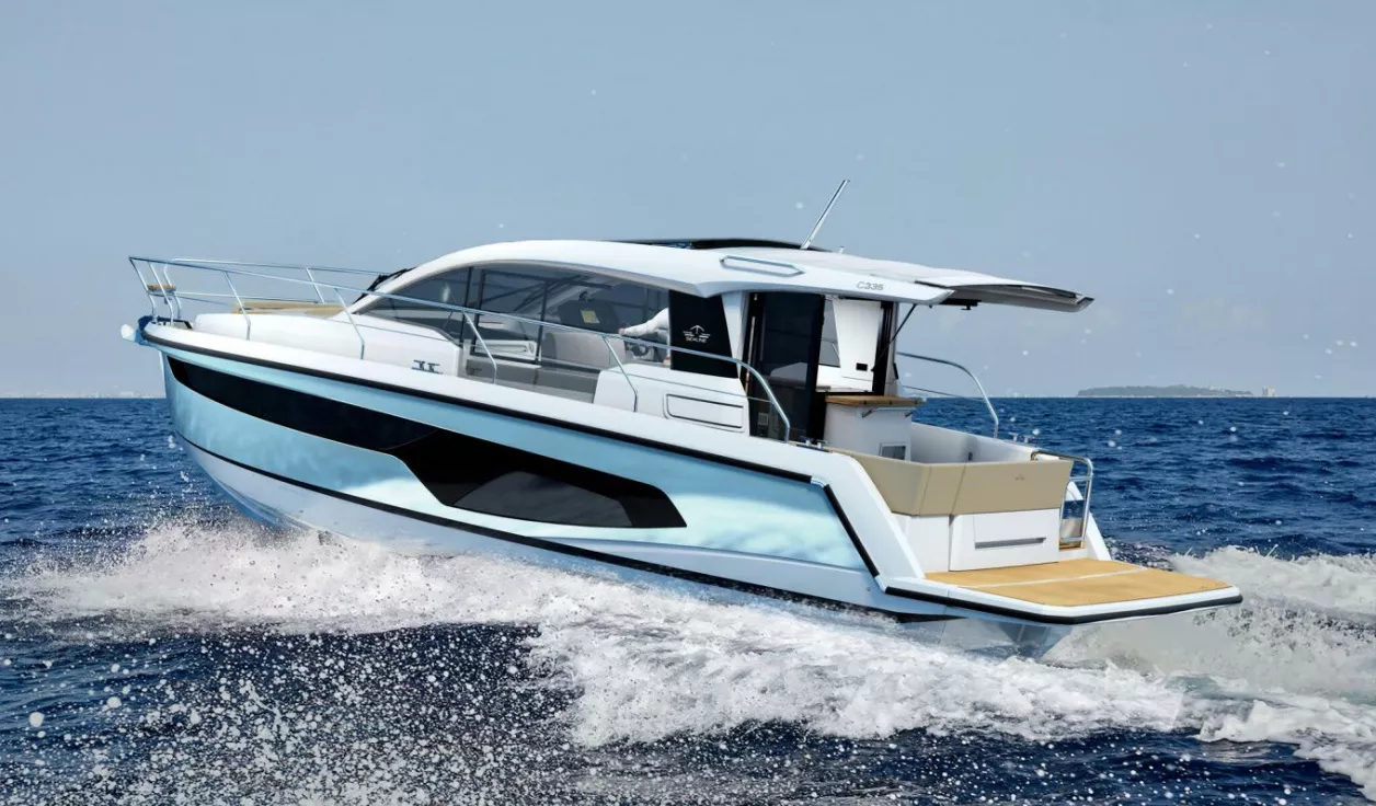 Моторная яхта Sealine C335 - фото 1