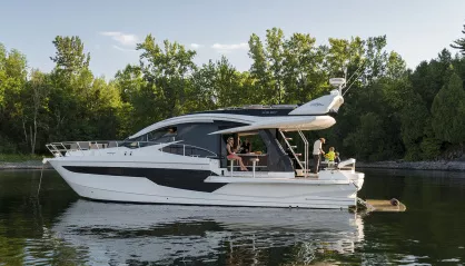 Galeon 470 Skydeck