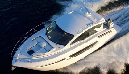 Cruisers Yachts 42 Cantius