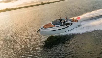 Fairline F-Line 33 Inboard