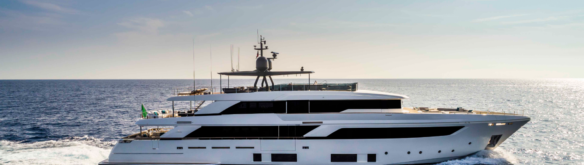 Моторная яхта Custom Line Navetta 42 - фото