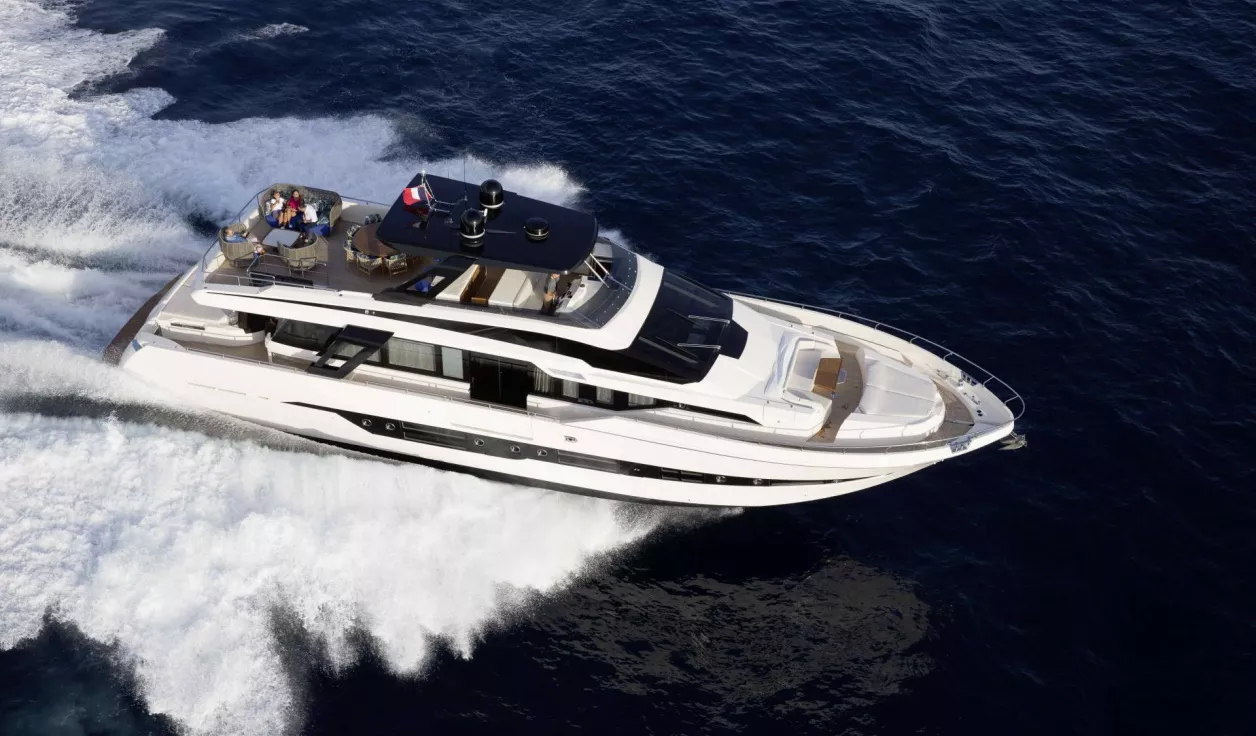 Моторная яхта Cayman Yachts F920 - фото 1