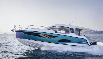 Sealine С390V
