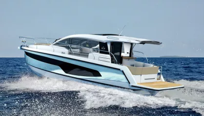 Sealine C335