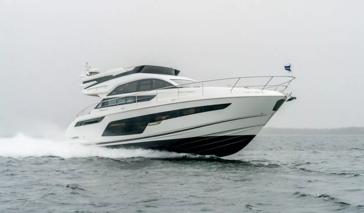 Моторная яхта Fairline Squadron 50 - фото 2