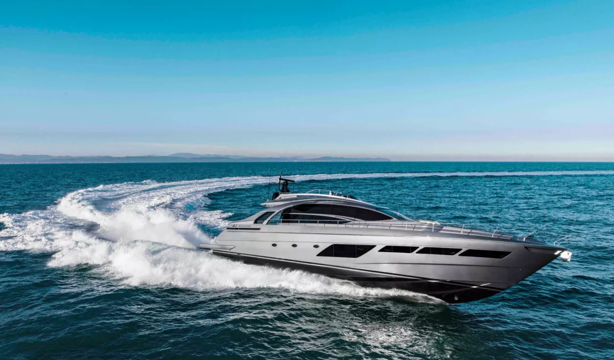 Моторная яхта Pershing 8X - фото 1