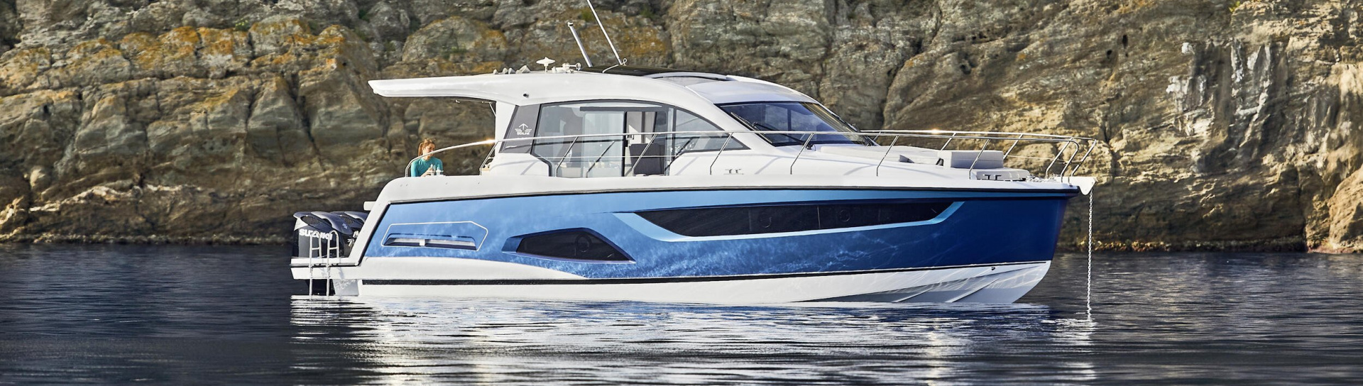 Катер Sealine С390V - фото