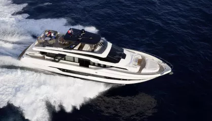Cayman Yachts F920