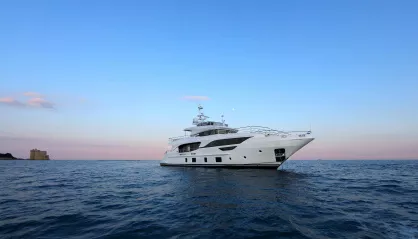 Benetti Delfino 95