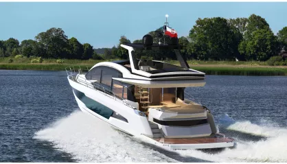 Galeon 700 Skydeck