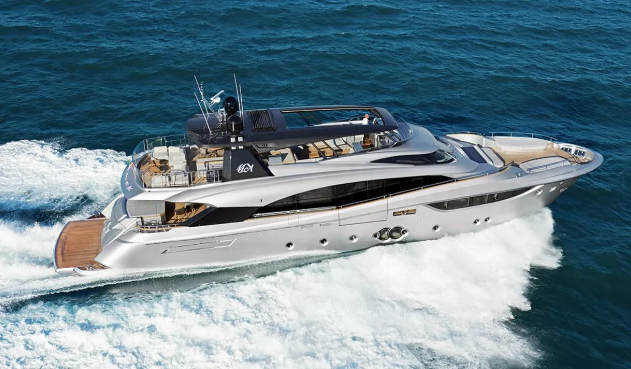 Моторная яхта Monte Carlo Yachts 105 - фото 2