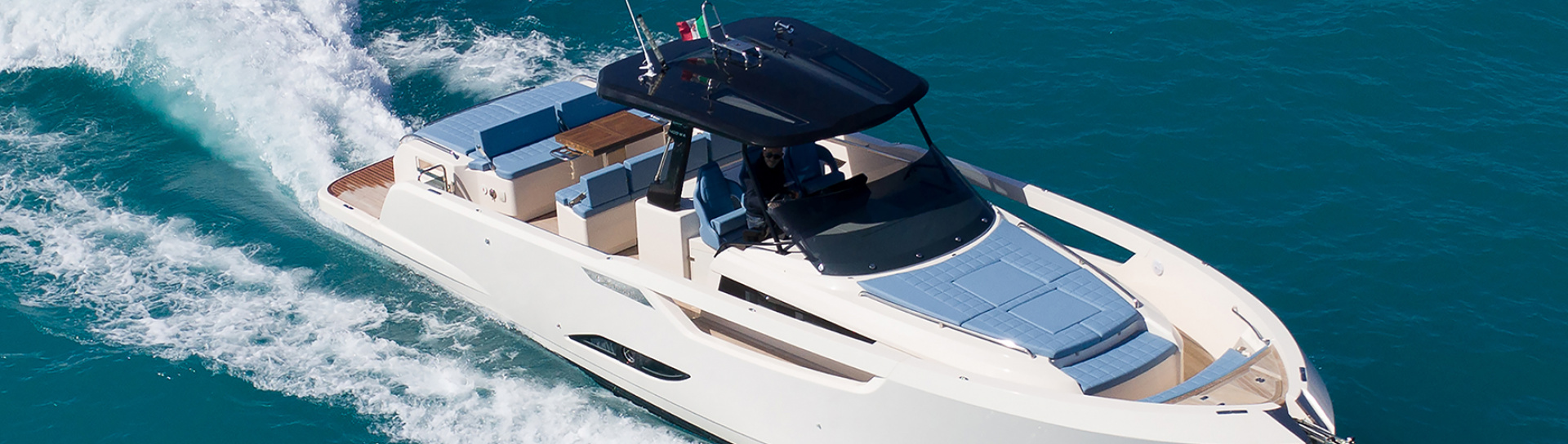 Катер Cayman Yachts 400 Walk around - фото