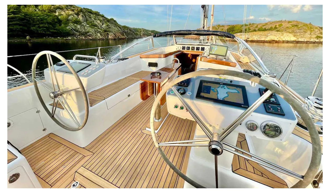 Парусная яхта Hallberg-Rassy 400 - фото 1