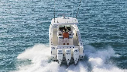 Boston Whaler 350 OUTRAGE