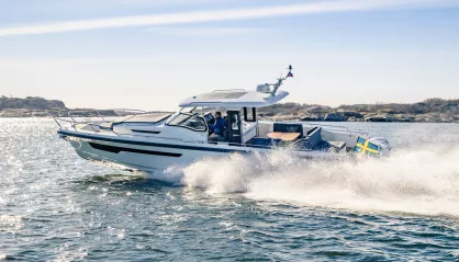 Nimbus Tender 11
