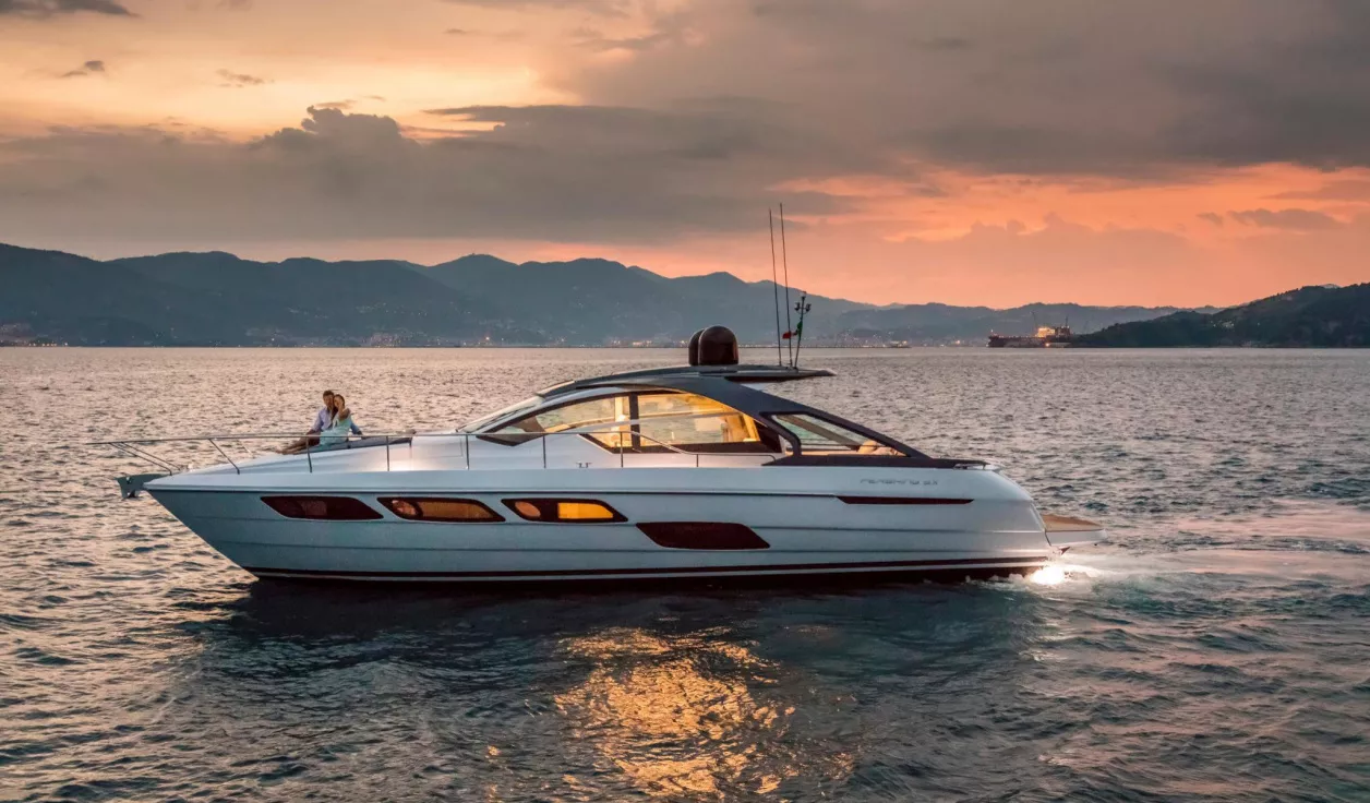 Моторная яхта Pershing 5X - фото 1