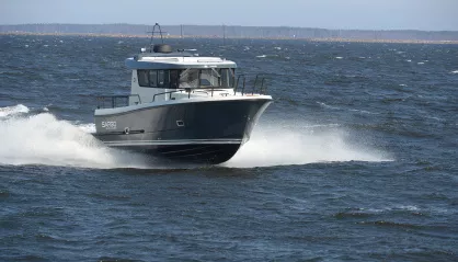 Sargo 31 Explorer Aft Door