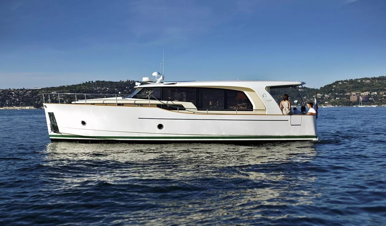 Моторная яхта Greenline 40 - фото 2