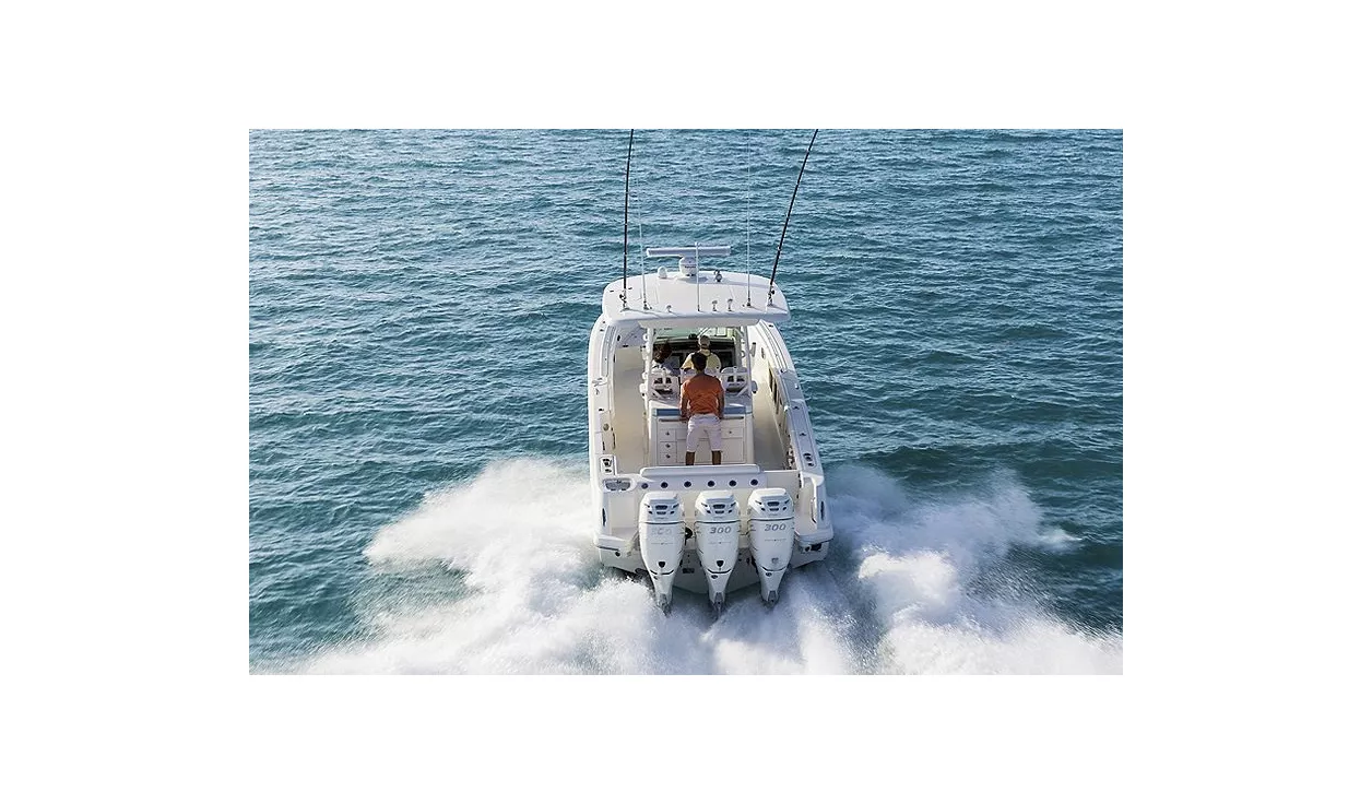 Катер Boston Whaler 350 OUTRAGE - фото 2