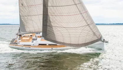 Hanse 548
