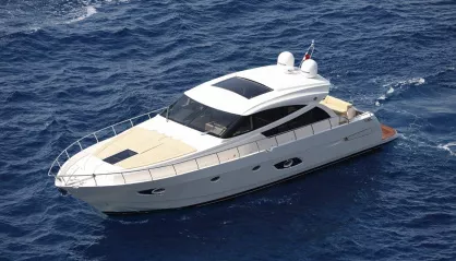 Cayman Yachts S640