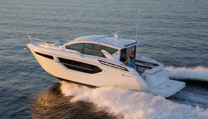 Cruisers Yachts 42 Cantius