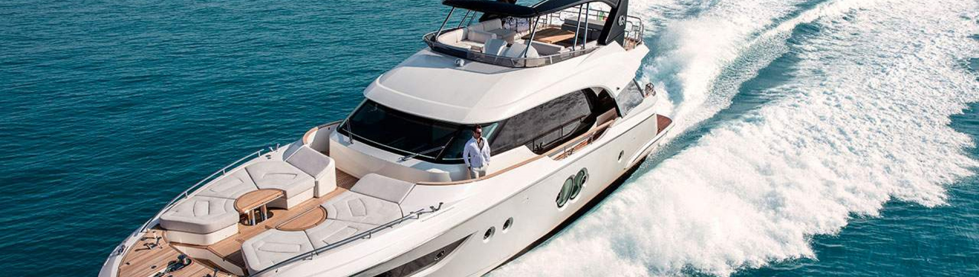 Моторная яхта Monte Carlo Yachts 70 - фото