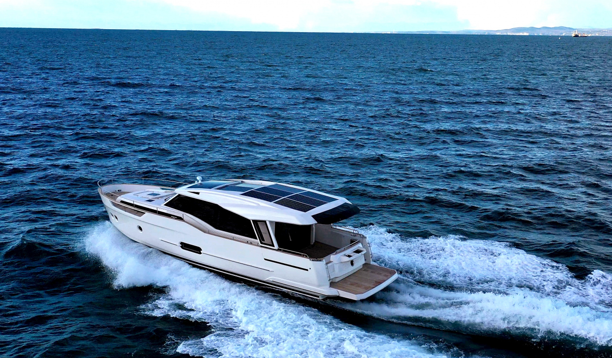 Моторная яхта Greenline 48 Coupe - фото 1