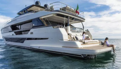 Ferretti 1000