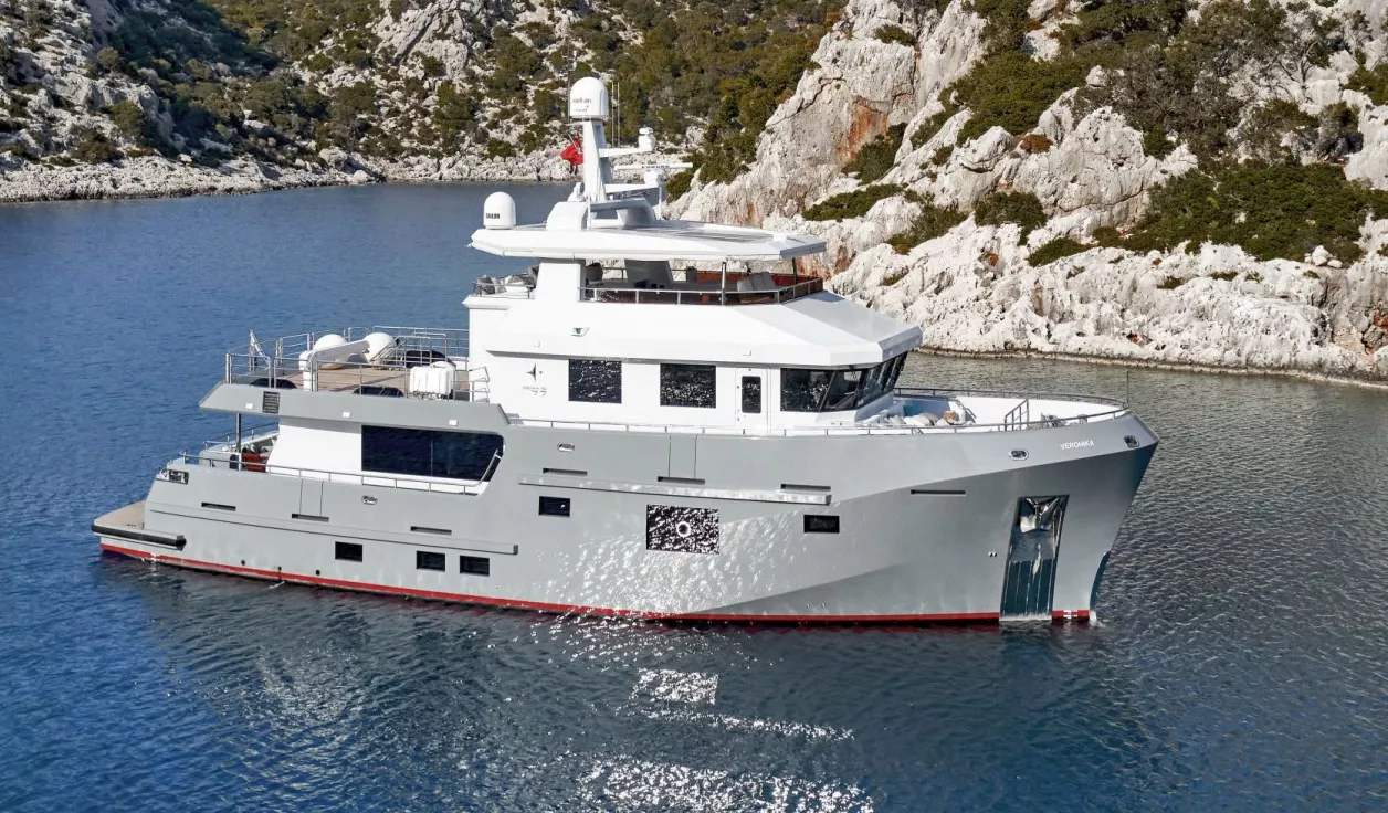 Моторная яхта Bering 77 - фото 1