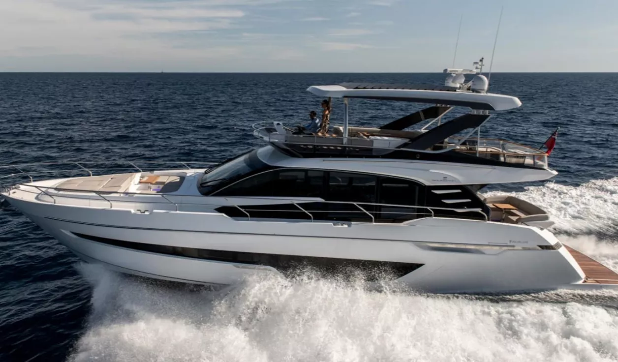Моторная яхта Fairline Squadron 68 - фото 1