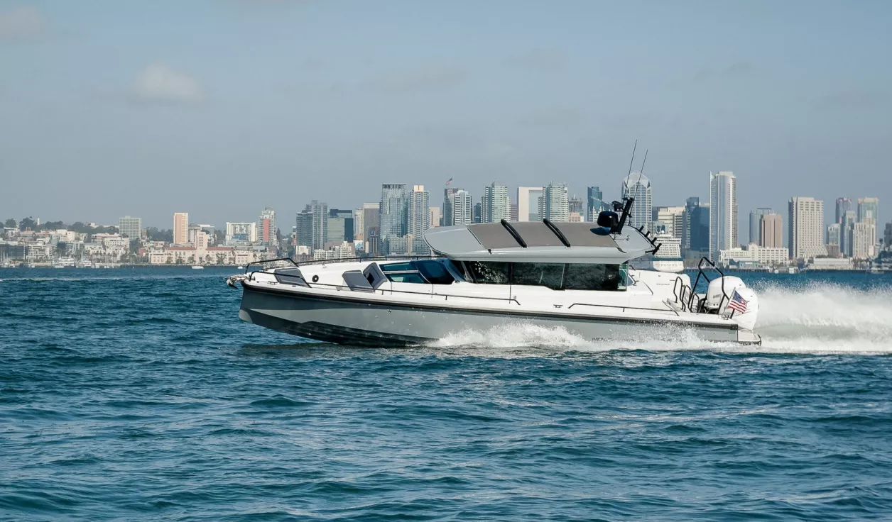 Катер Axopar 37 XC Cross Cabin - фото 1