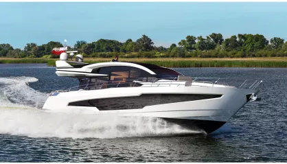 Galeon 700 Skydeck