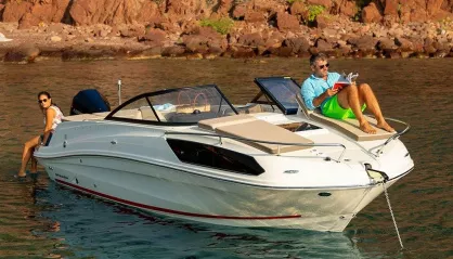 Bayliner VR6 Cuddy Outboard