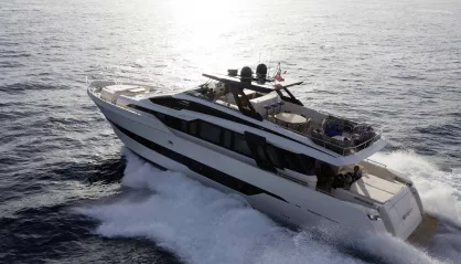Cayman Yachts F920