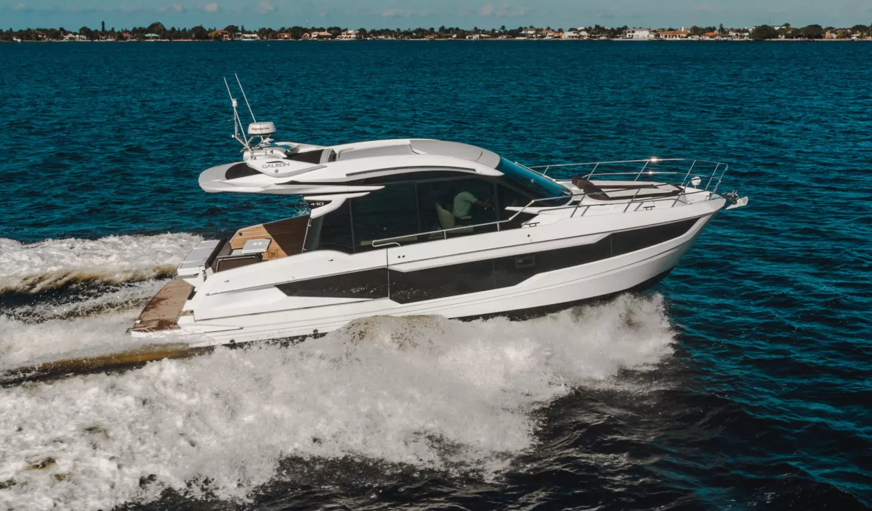 Моторная яхта Galeon 410 HTC - фото 2