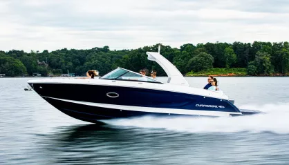 Chaparral 30 Surf