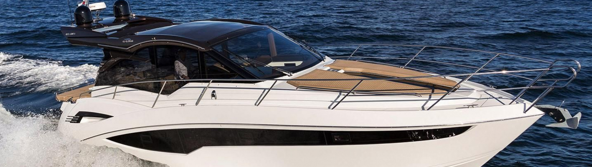 Моторная яхта Galeon 425 HTS - фото