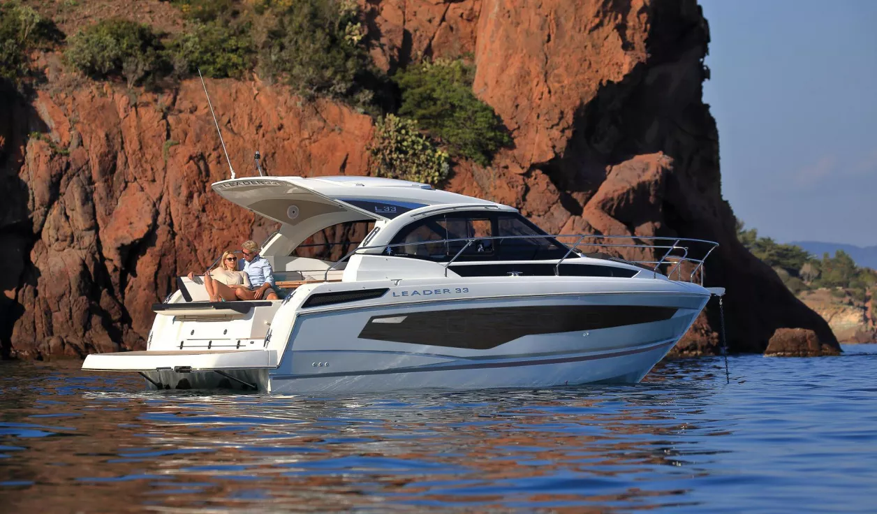 Моторная яхта Jeanneau Leader 33 - фото 1